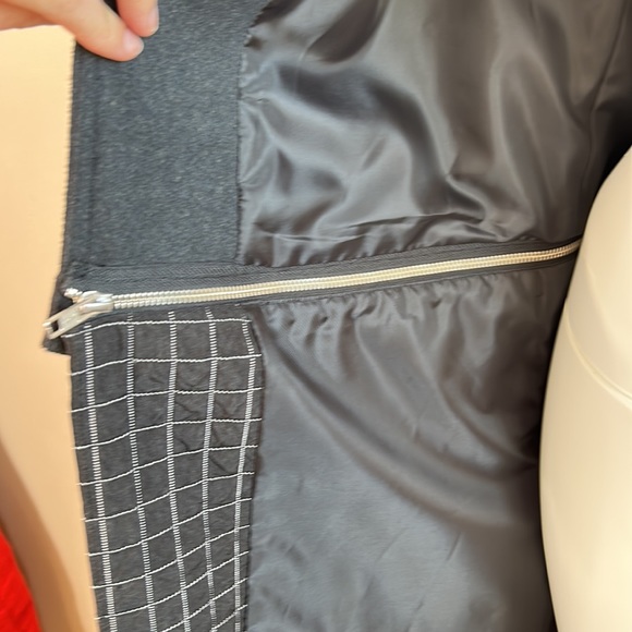 Trouvé Black long to short zipper vest, Size L - Picture 6 of 9